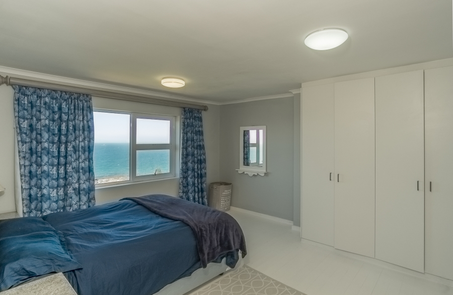 7 Bedroom Property for Sale in Cairnside Western Cape